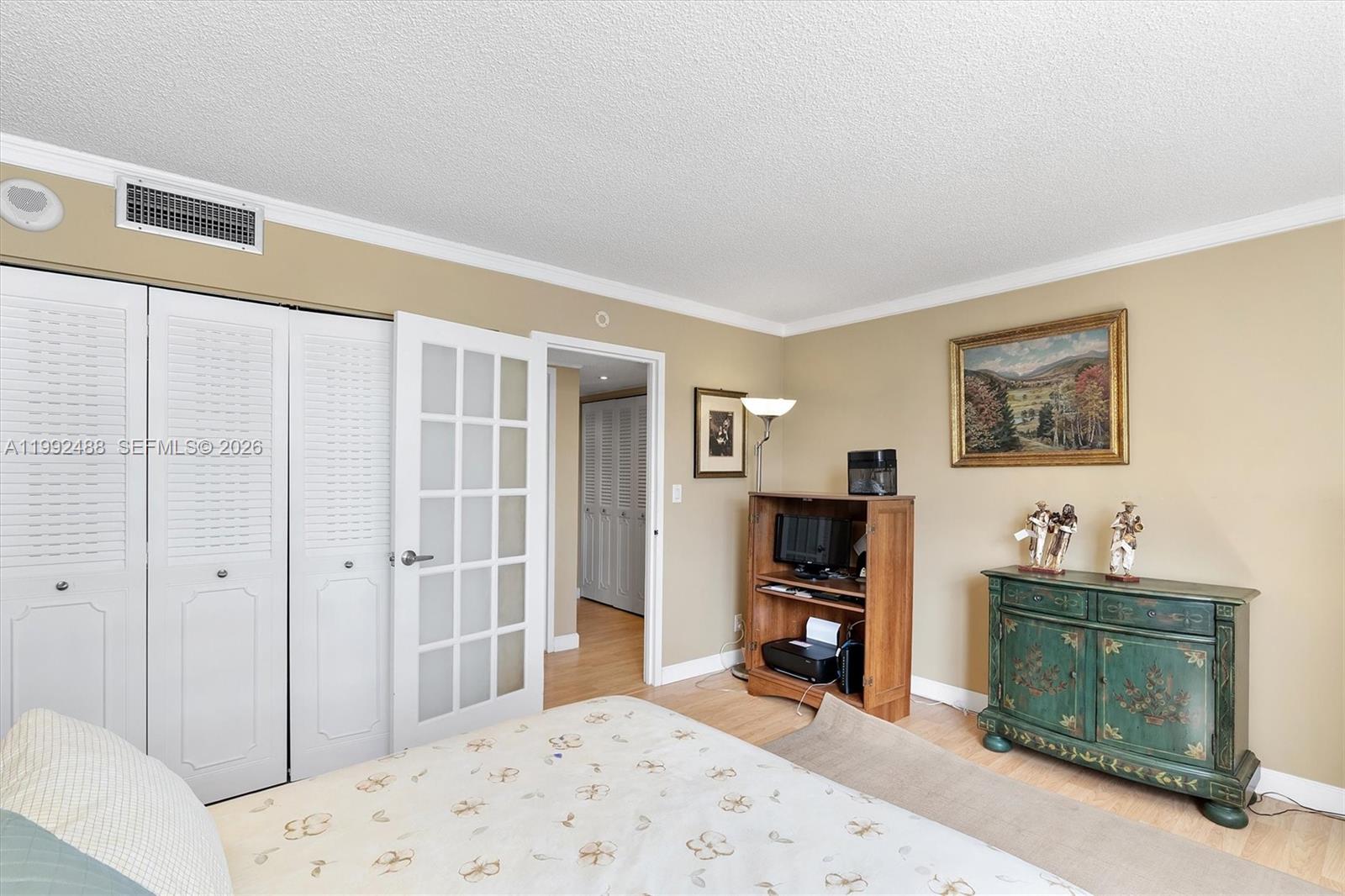 BAYVIEW TOWERS CONDO SOUT - Residential