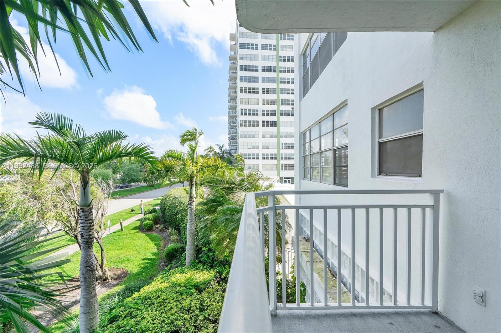 BAYVIEW TOWERS CONDO SOUT - Residential