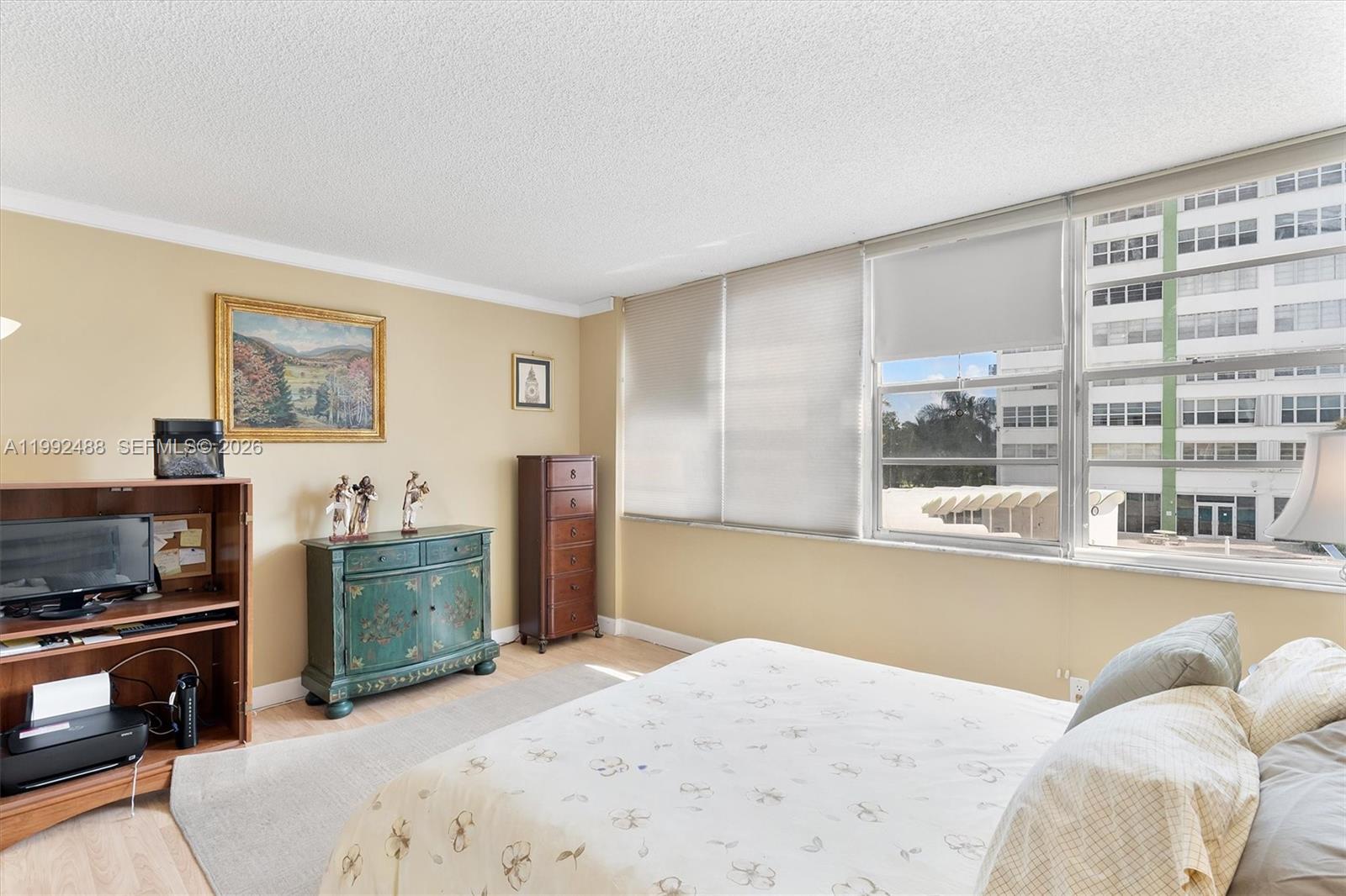 BAYVIEW TOWERS CONDO SOUT - Residential