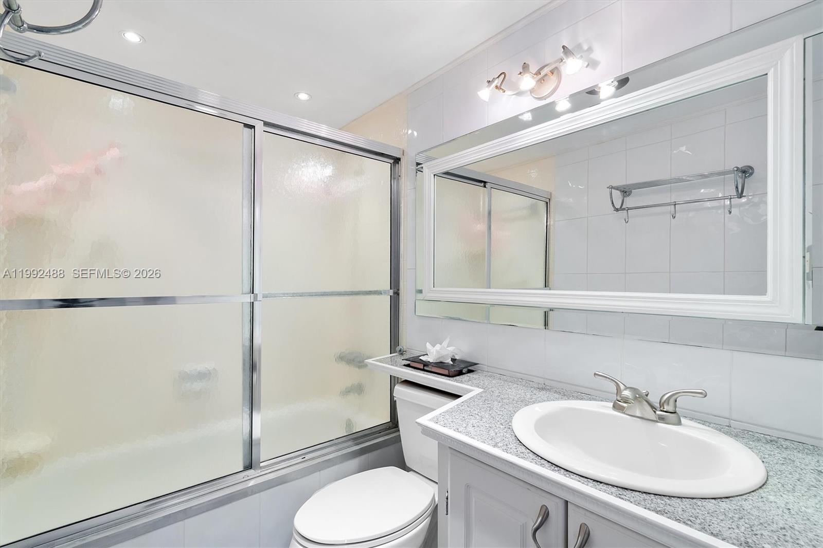 BAYVIEW TOWERS CONDO SOUT - Residential