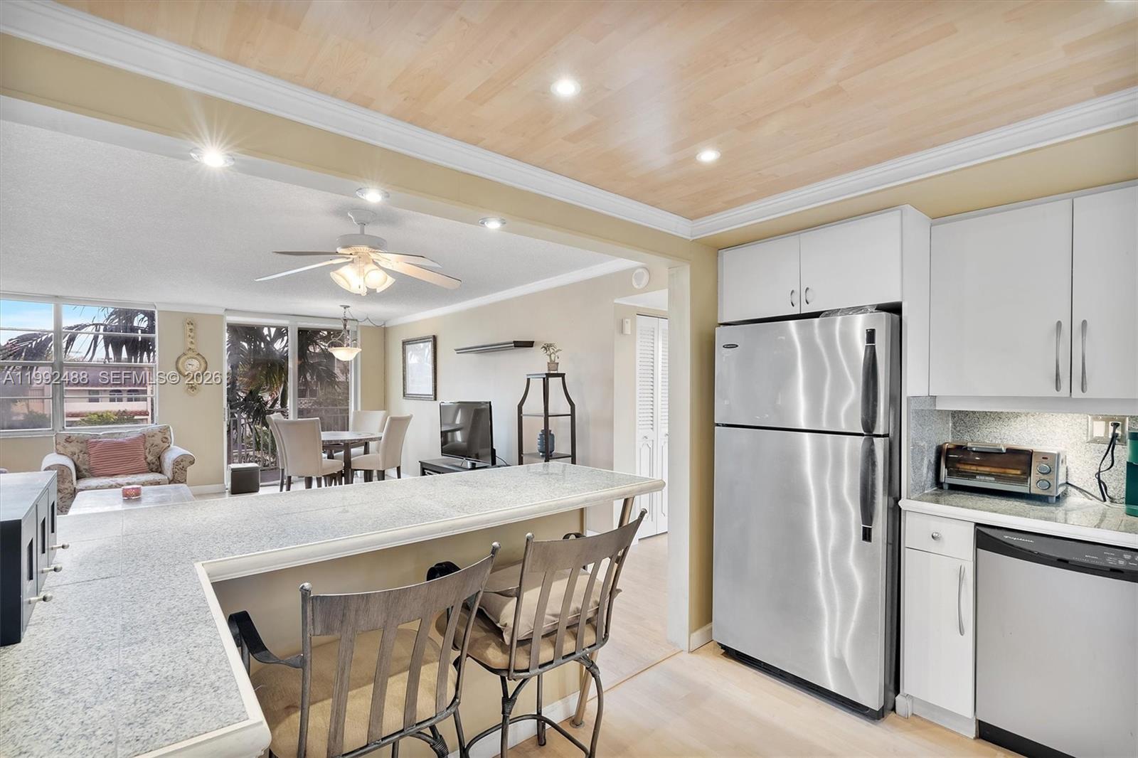 BAYVIEW TOWERS CONDO SOUT - Residential