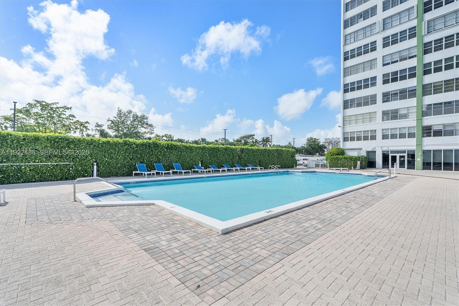 BAYVIEW TOWERS CONDO SOUT - Residential