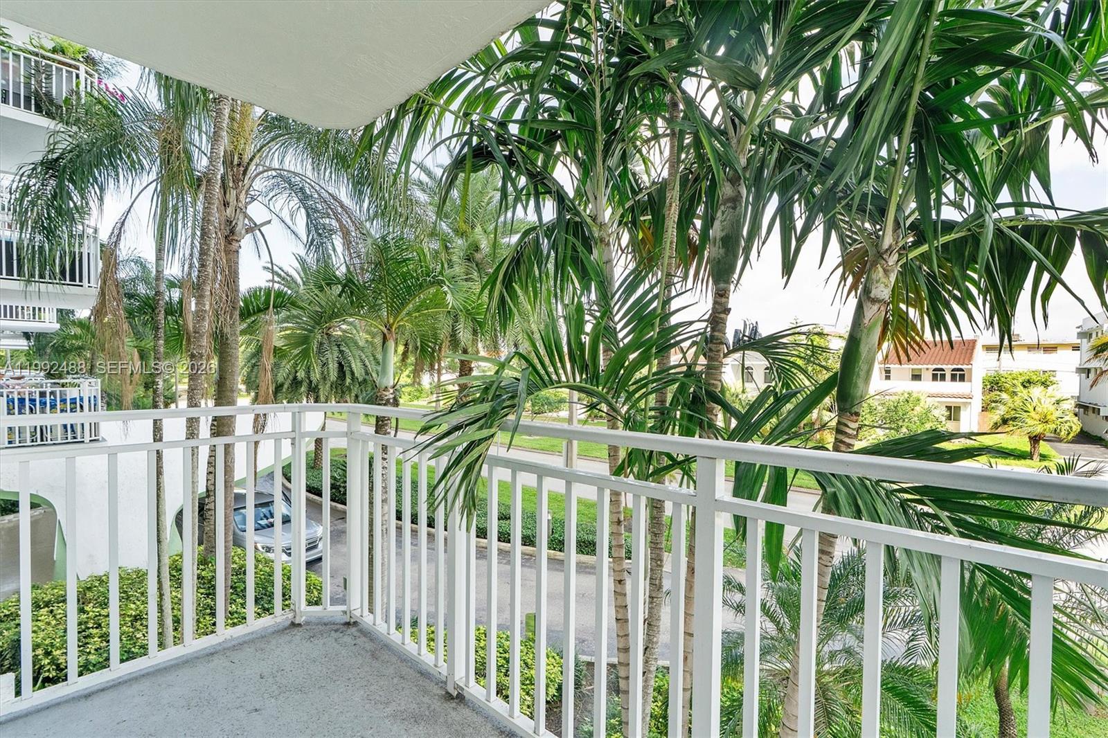 BAYVIEW TOWERS CONDO SOUT - Residential