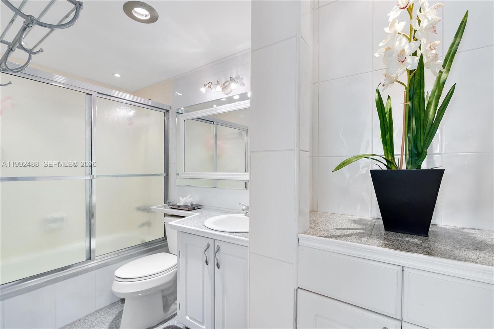 BAYVIEW TOWERS CONDO SOUT - Residential