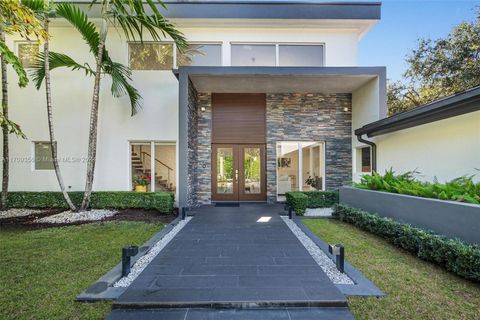 A home in Pinecrest