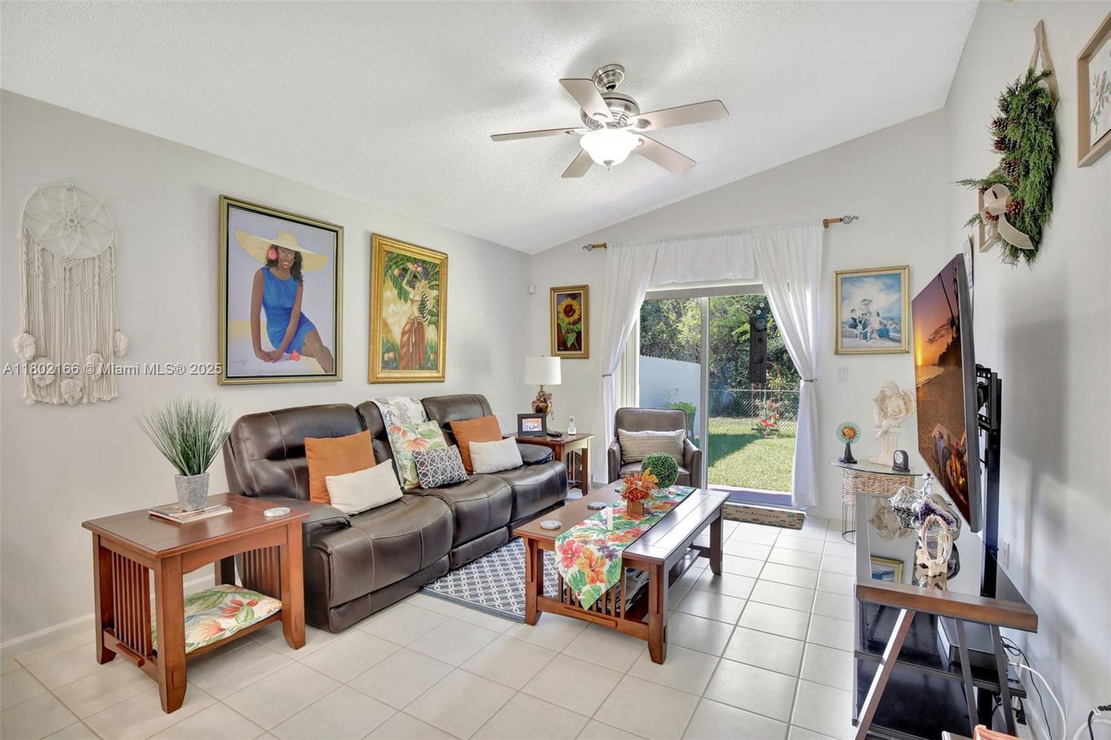 CRYSTAL POINTE - Residential