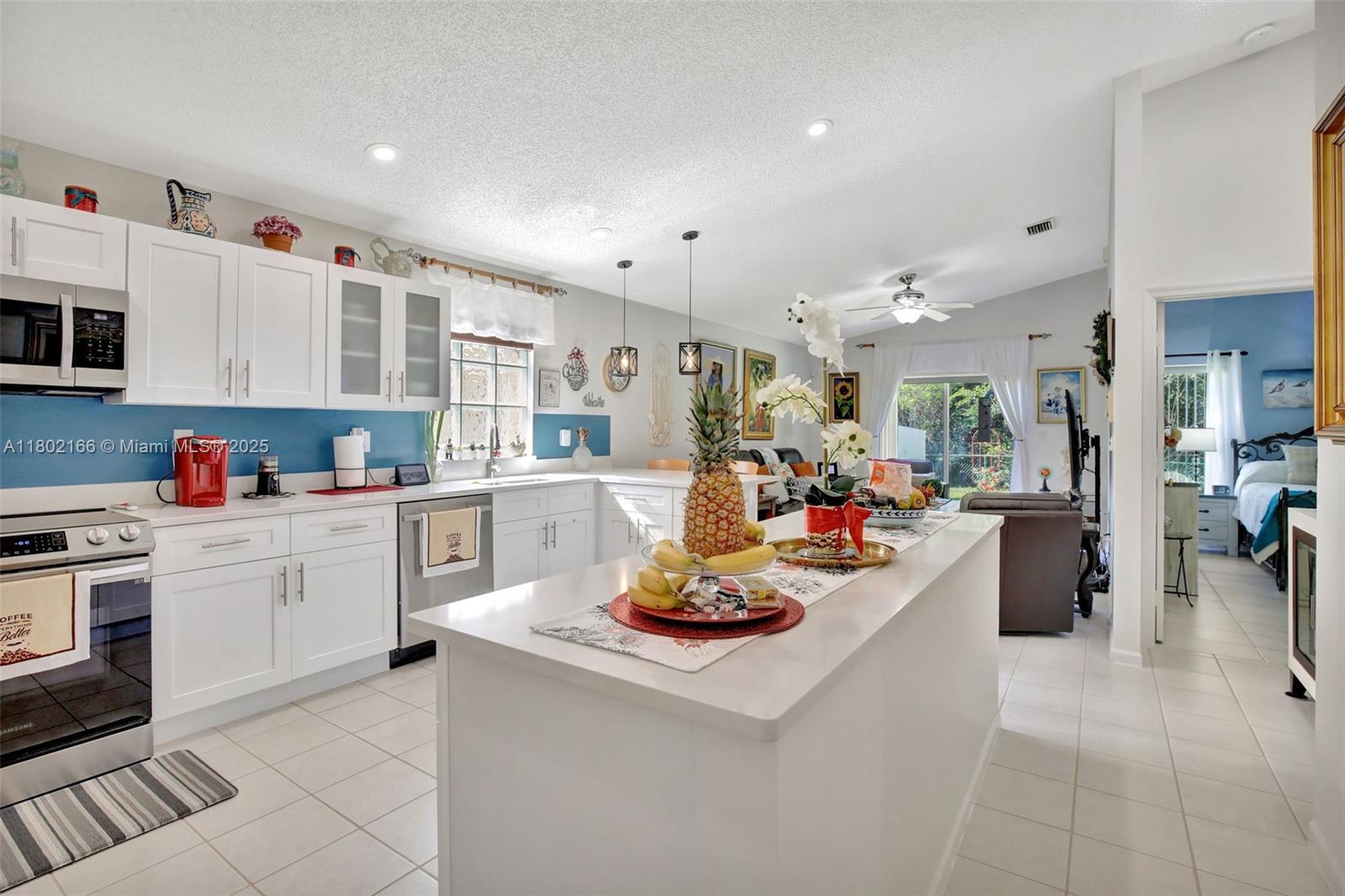 CRYSTAL POINTE - Residential