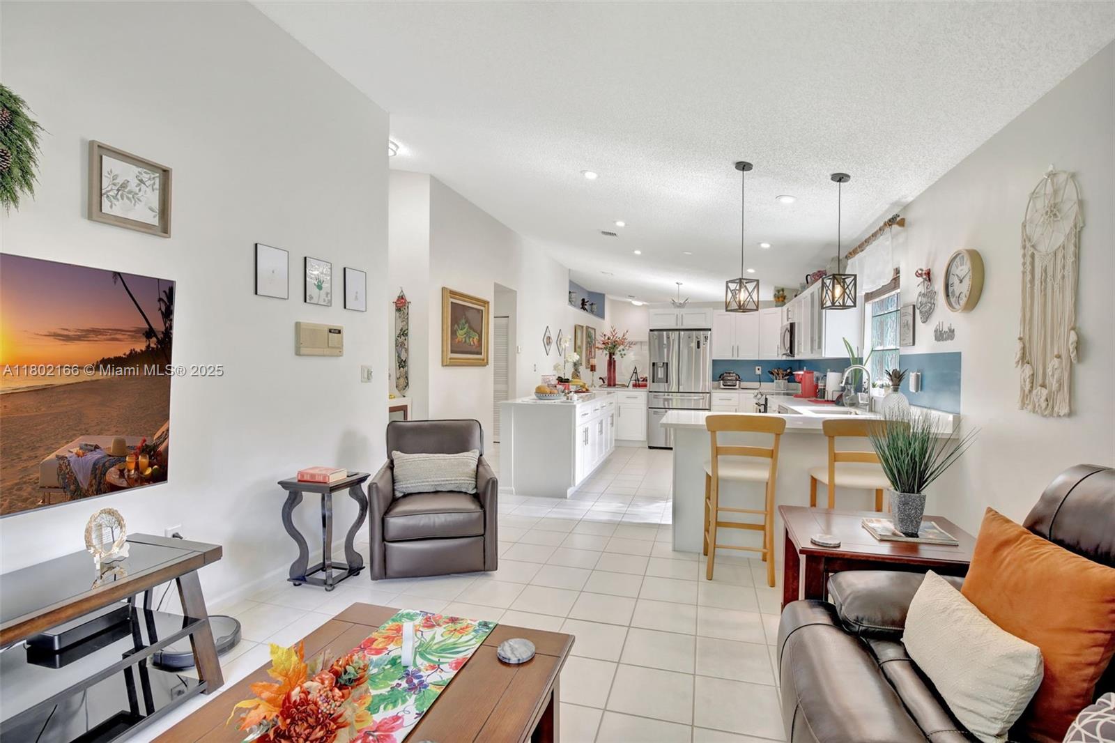 CRYSTAL POINTE - Residential