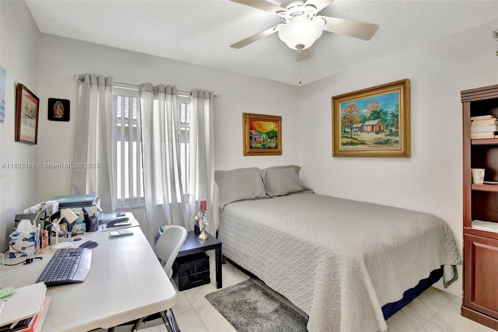 CRYSTAL POINTE - Residential