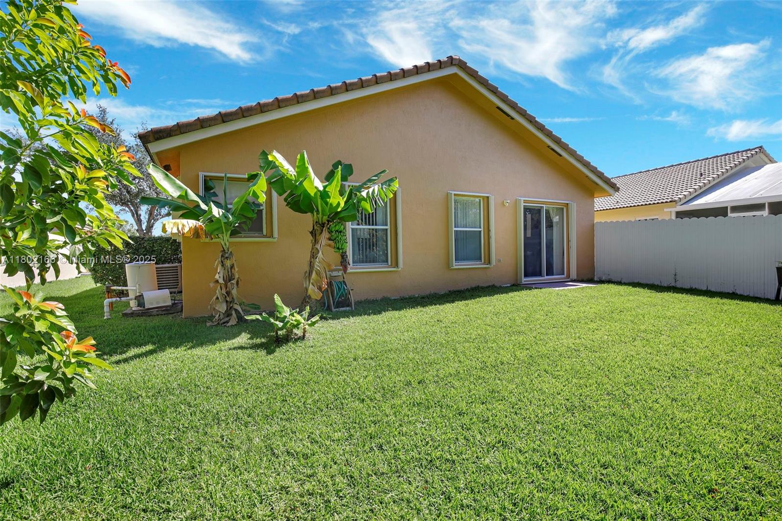 CRYSTAL POINTE - Residential
