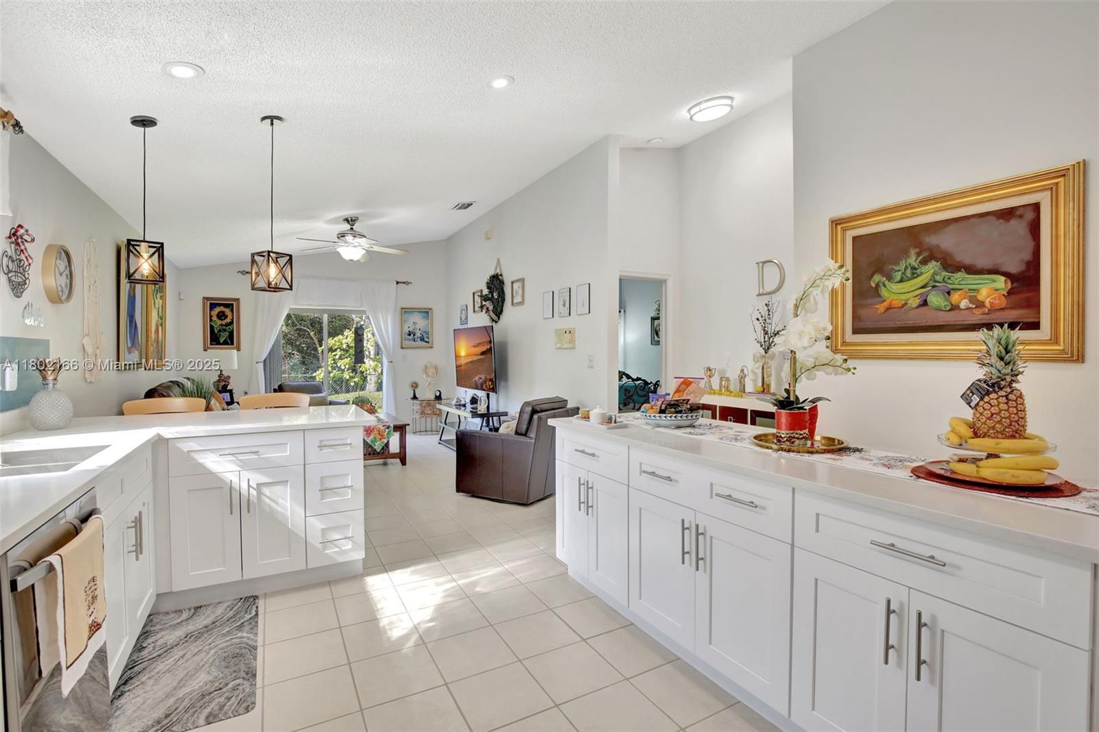 CRYSTAL POINTE - Residential