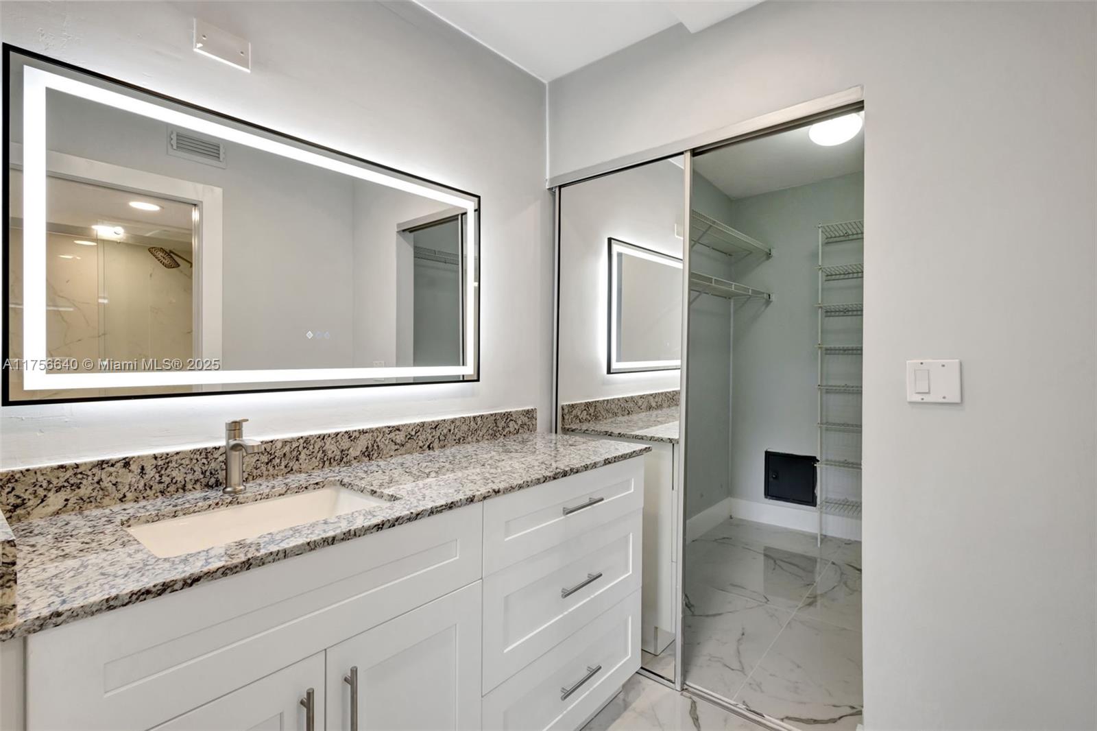 WATERSEDGE AT THE LAKES O - Residential