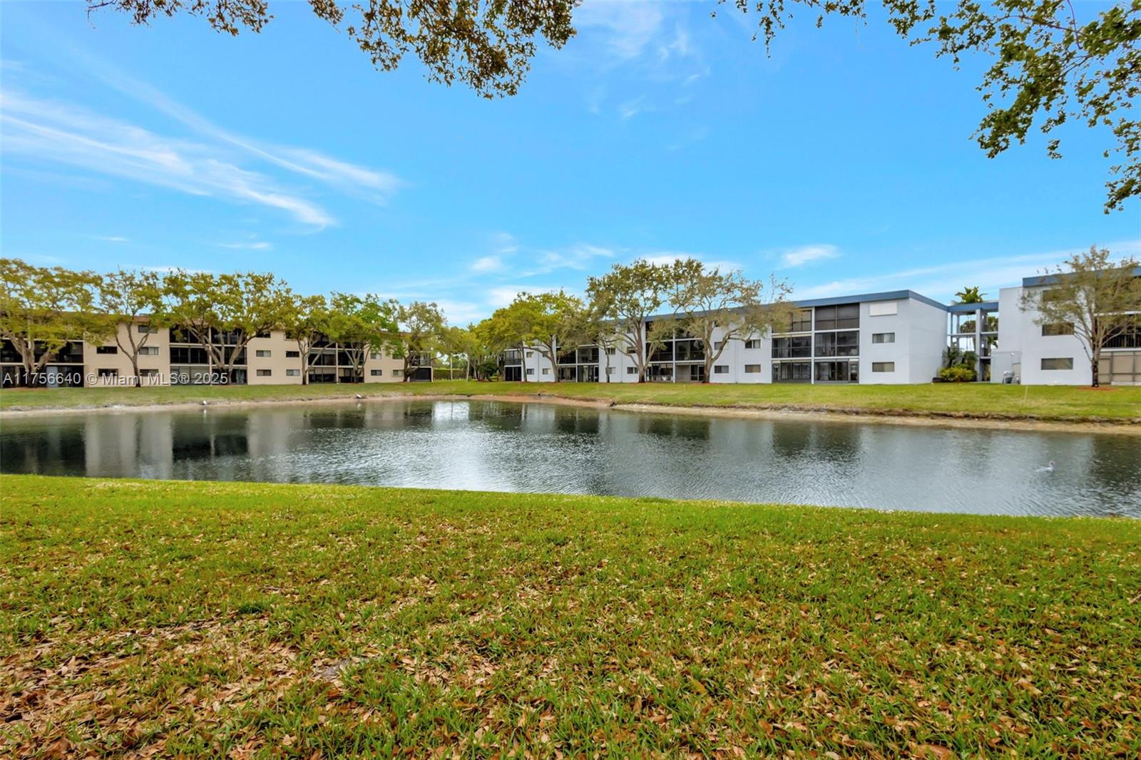 WATERSEDGE AT THE LAKES O - Residential