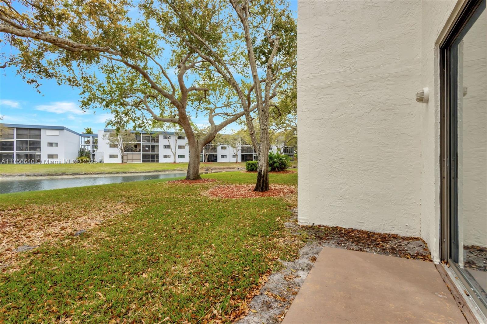 WATERSEDGE AT THE LAKES O - Residential