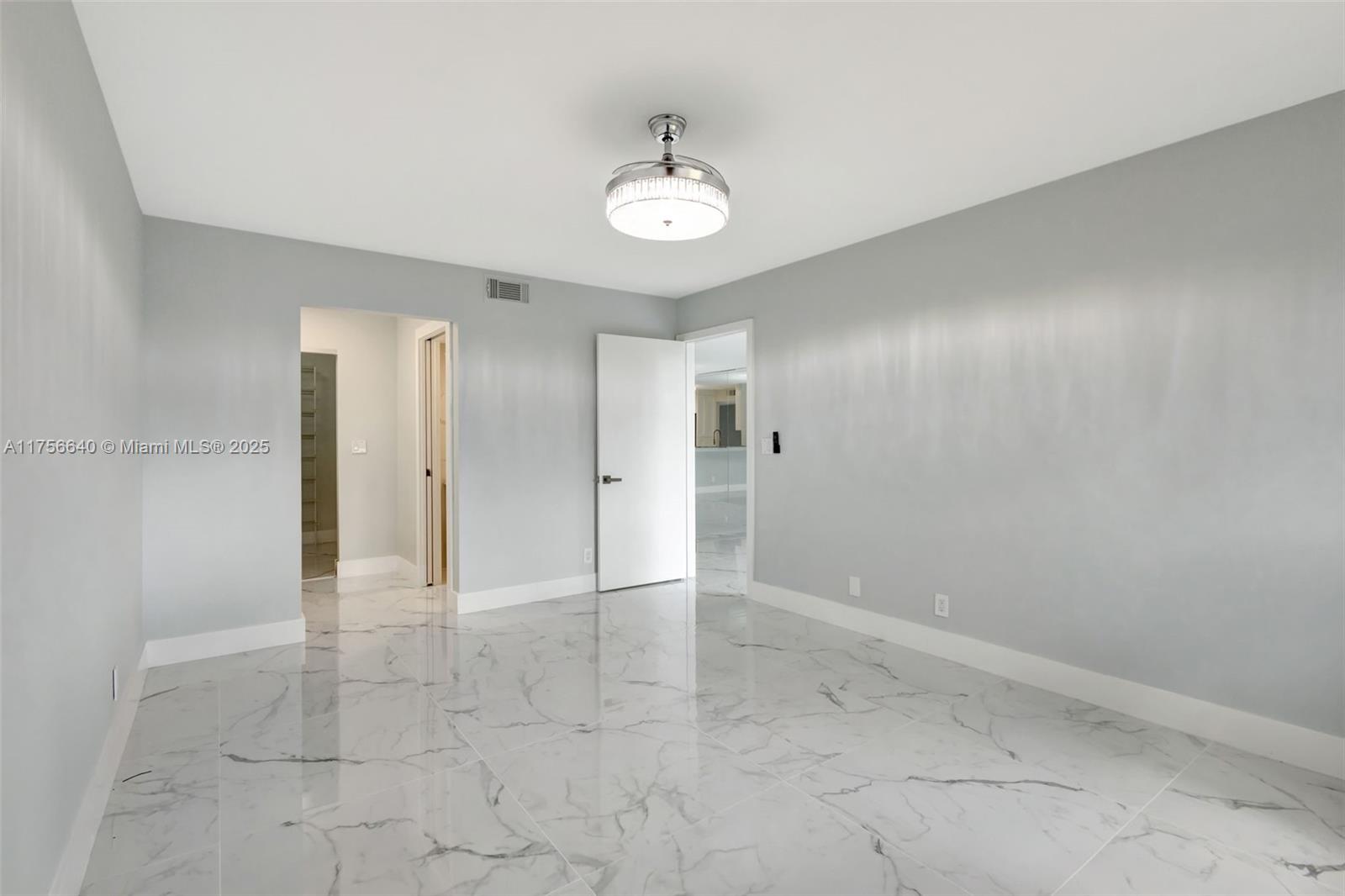 WATERSEDGE AT THE LAKES O - Residential