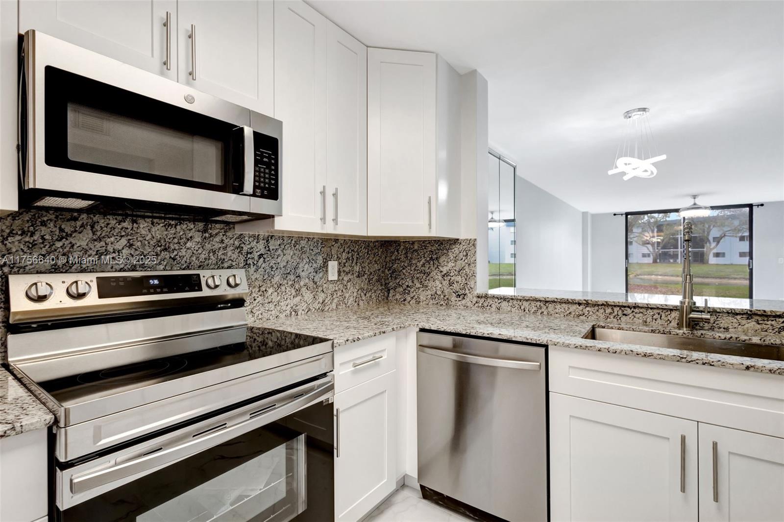 WATERSEDGE AT THE LAKES O - Residential