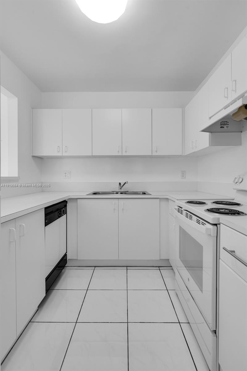 BELINDA GARDENS CONDO - Residential