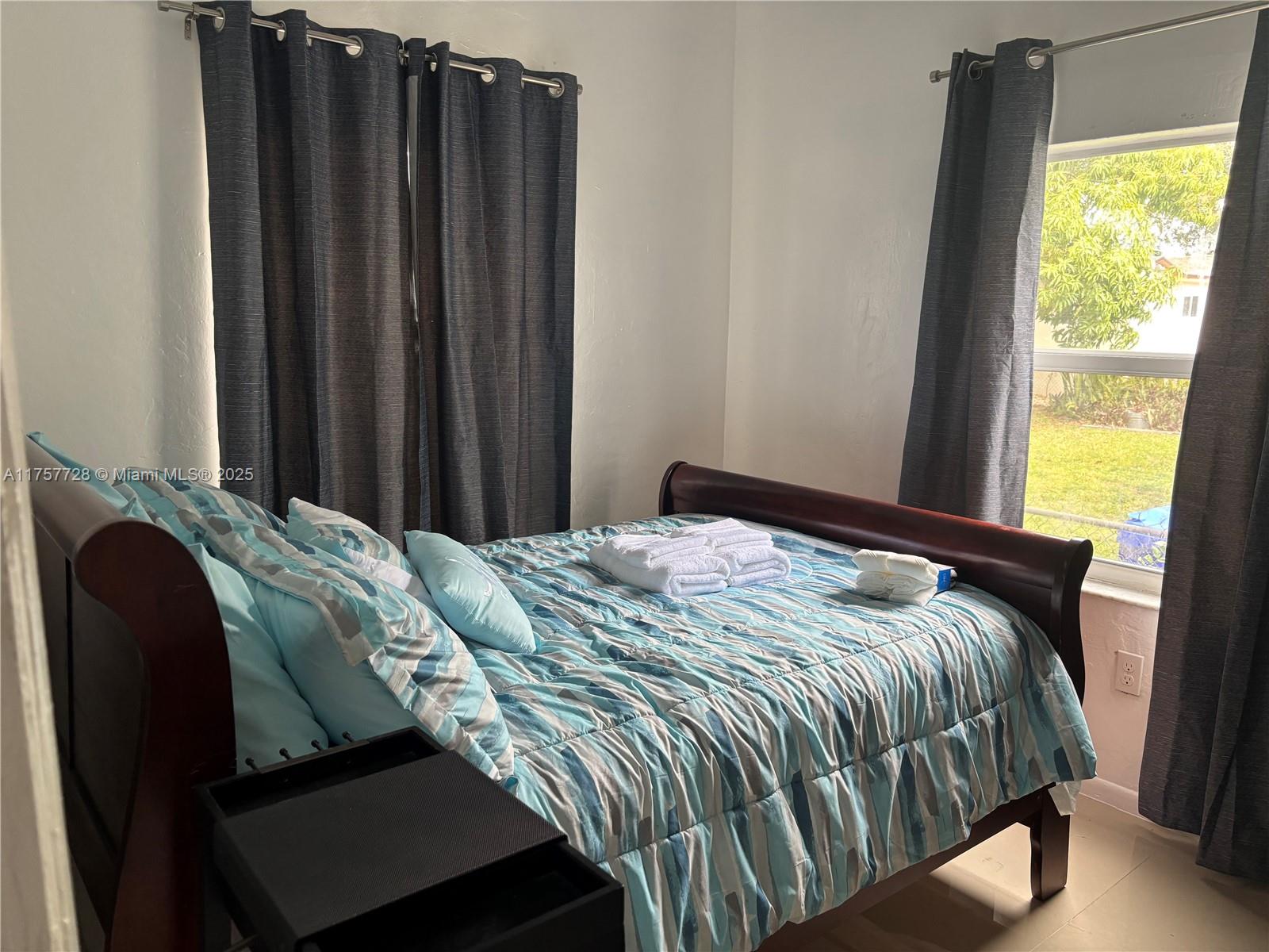 N MIAMI ESTATES - Residential