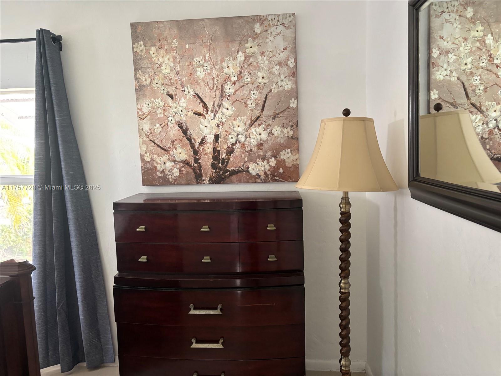 N MIAMI ESTATES - Residential