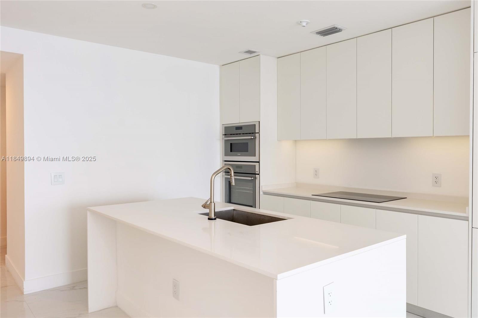 Aria Reserve South Tower - Residential Lease