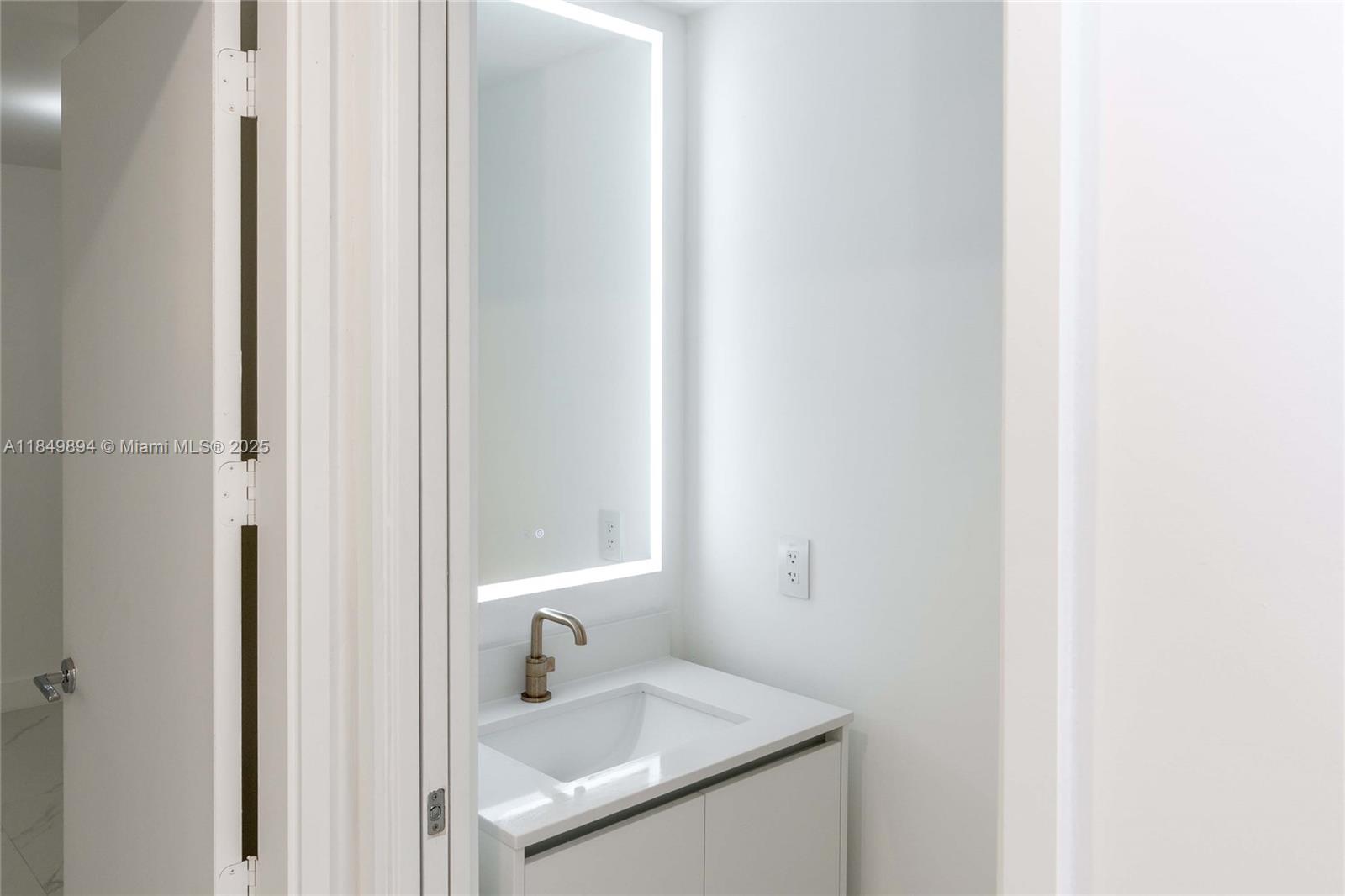 Aria Reserve South Tower - Residential Lease