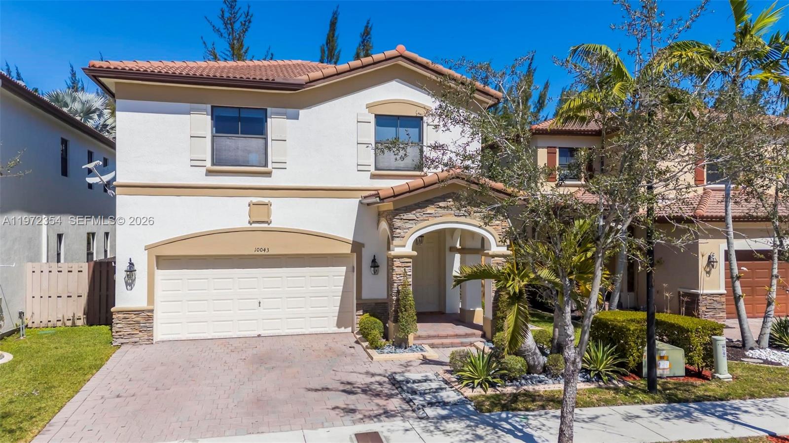 GRAND BAY AT DORAL - Residential