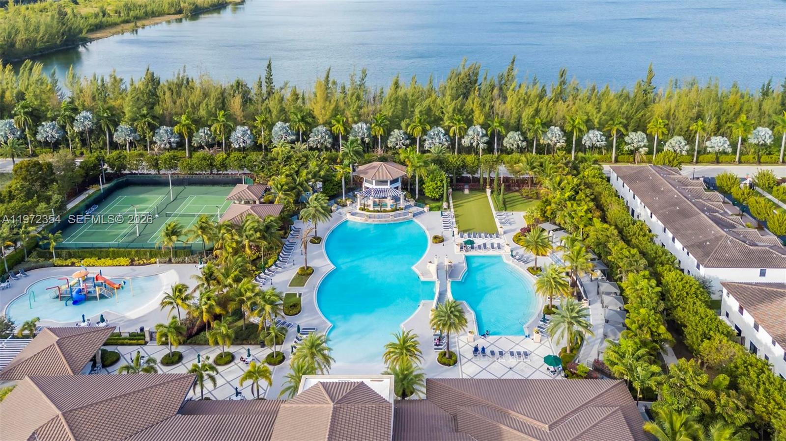 GRAND BAY AT DORAL - Residential