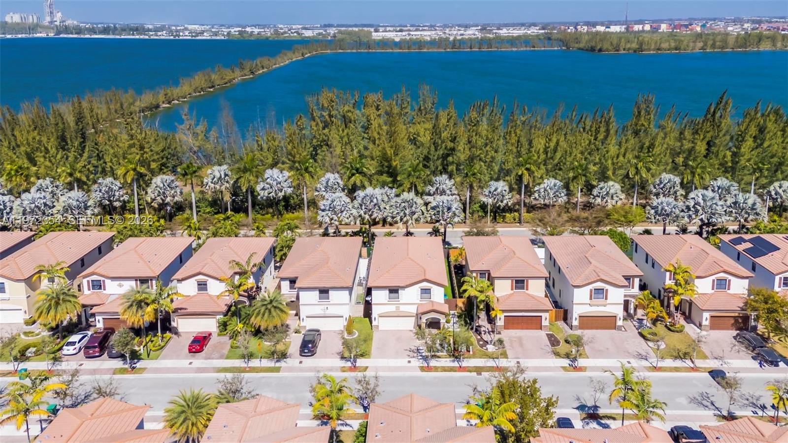 GRAND BAY AT DORAL - Residential