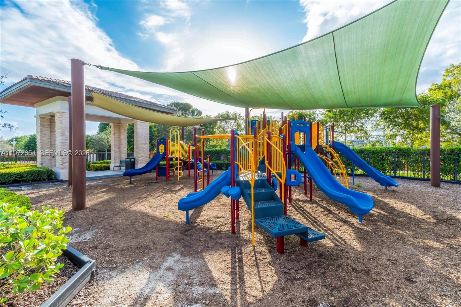 GRAND BAY AT DORAL - Residential