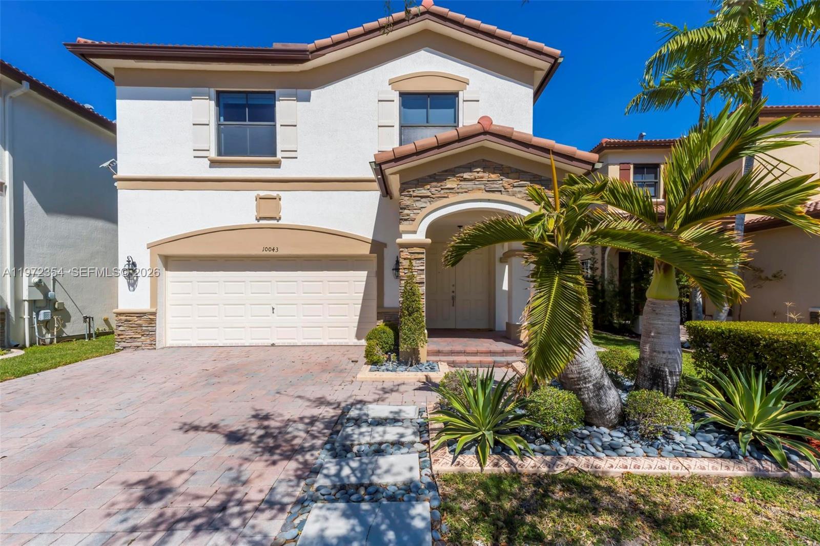 GRAND BAY AT DORAL - Residential