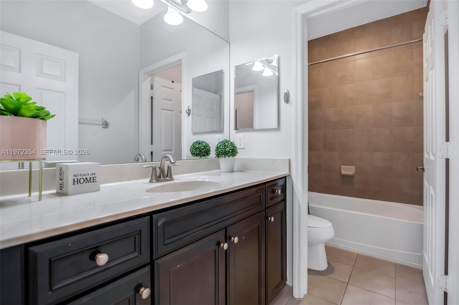 GRAND BAY AT DORAL - Residential