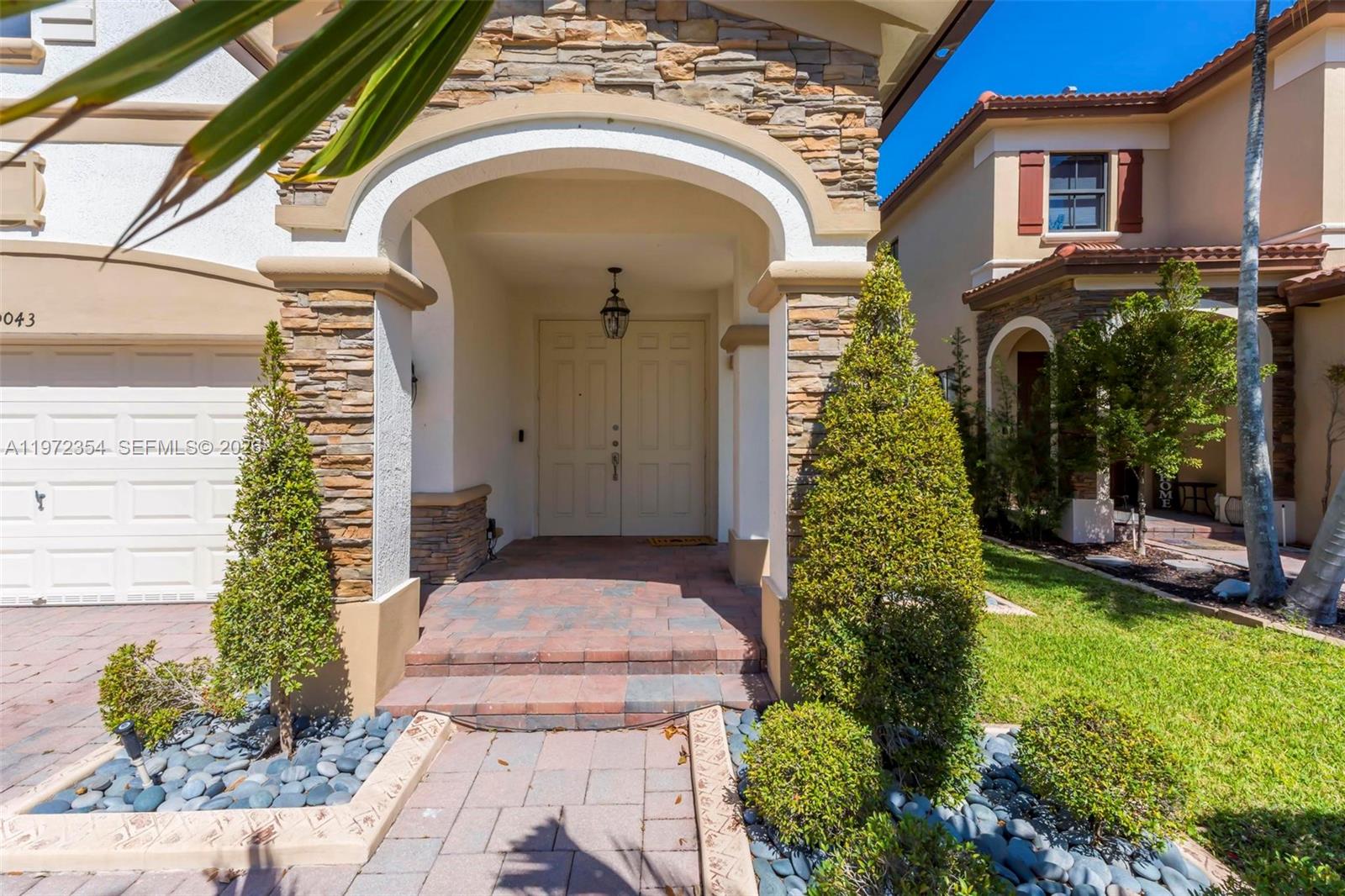 GRAND BAY AT DORAL - Residential