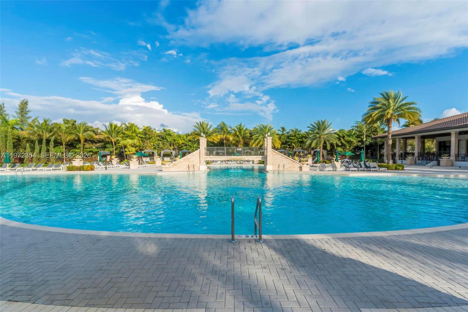 GRAND BAY AT DORAL - Residential