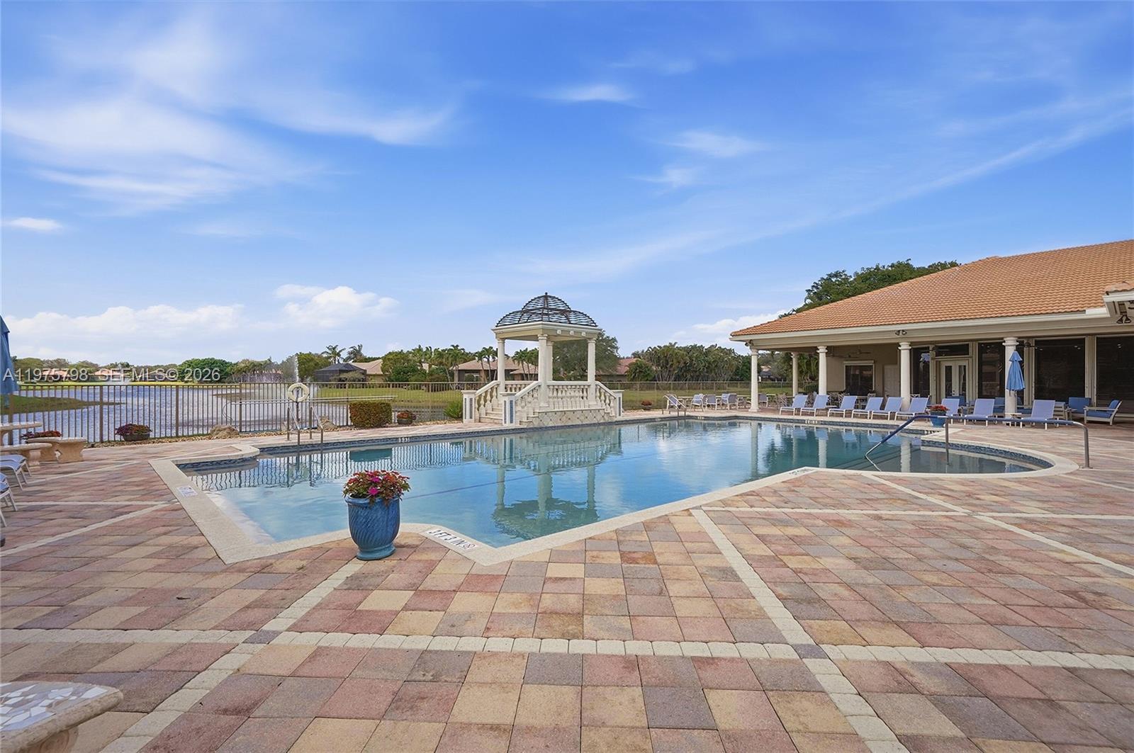 TIVOLI RESERVE - Residential