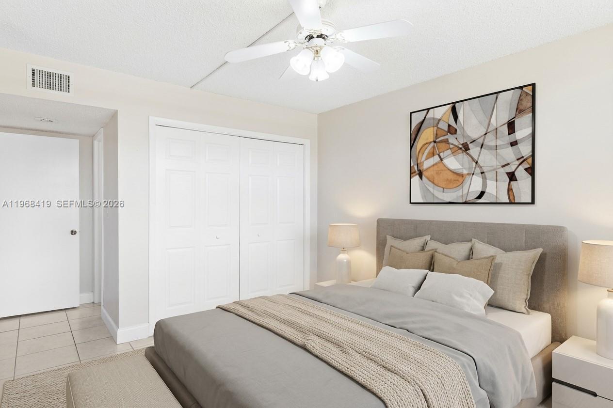 BUILDING 1B OF COUNTRY CL - Residential