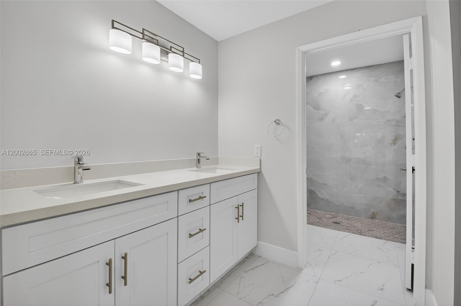 WHISPER WALK - Residential