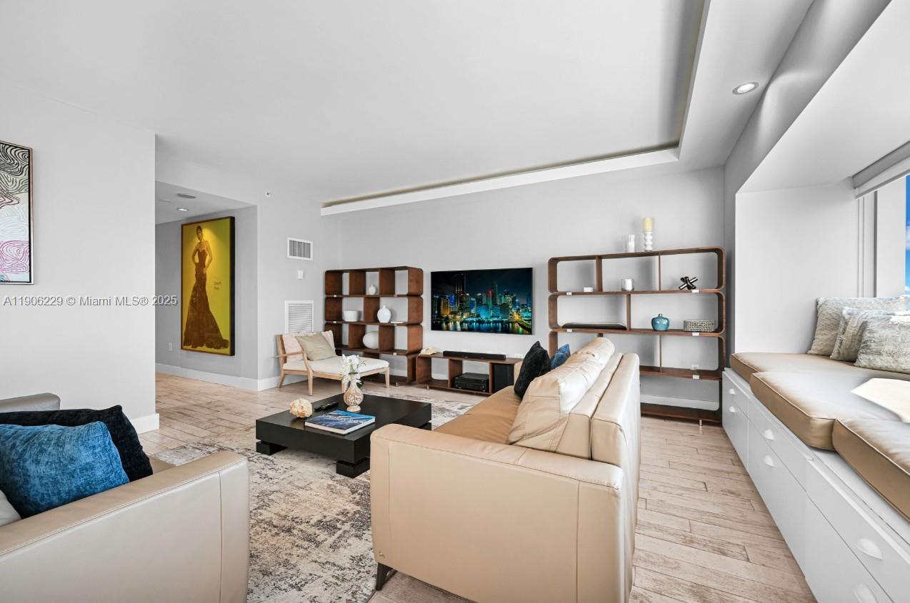 MILLENNIUM TOWER CONDOMIN - Residential Lease