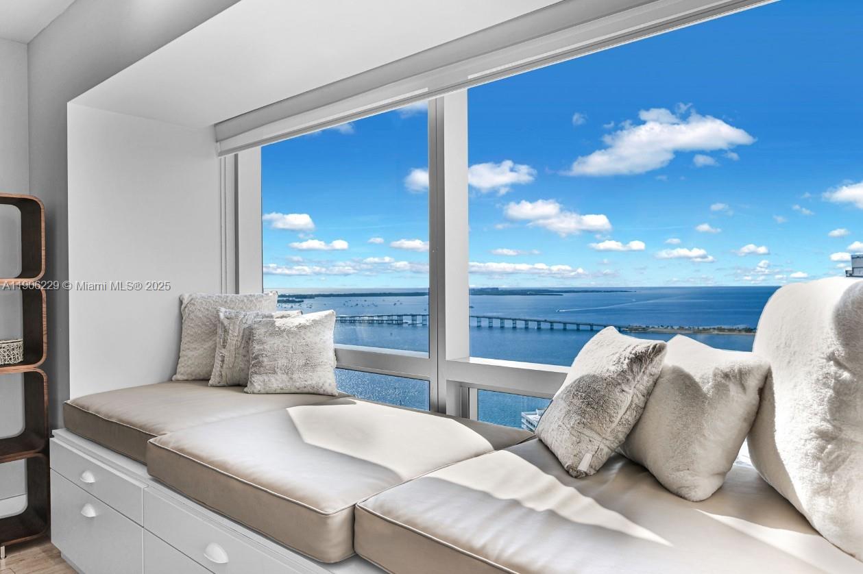 MILLENNIUM TOWER CONDOMIN - Residential Lease