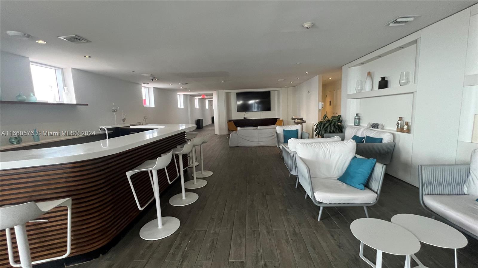 BEACHWALK CONDOMINIUM - Residential