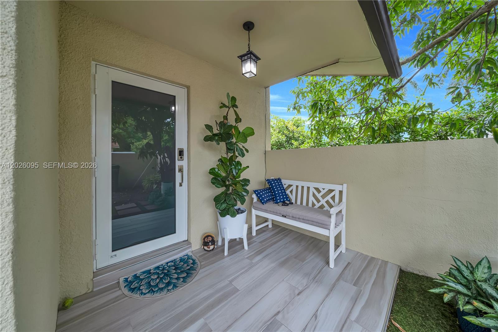 GROVES VILLAS - Residential