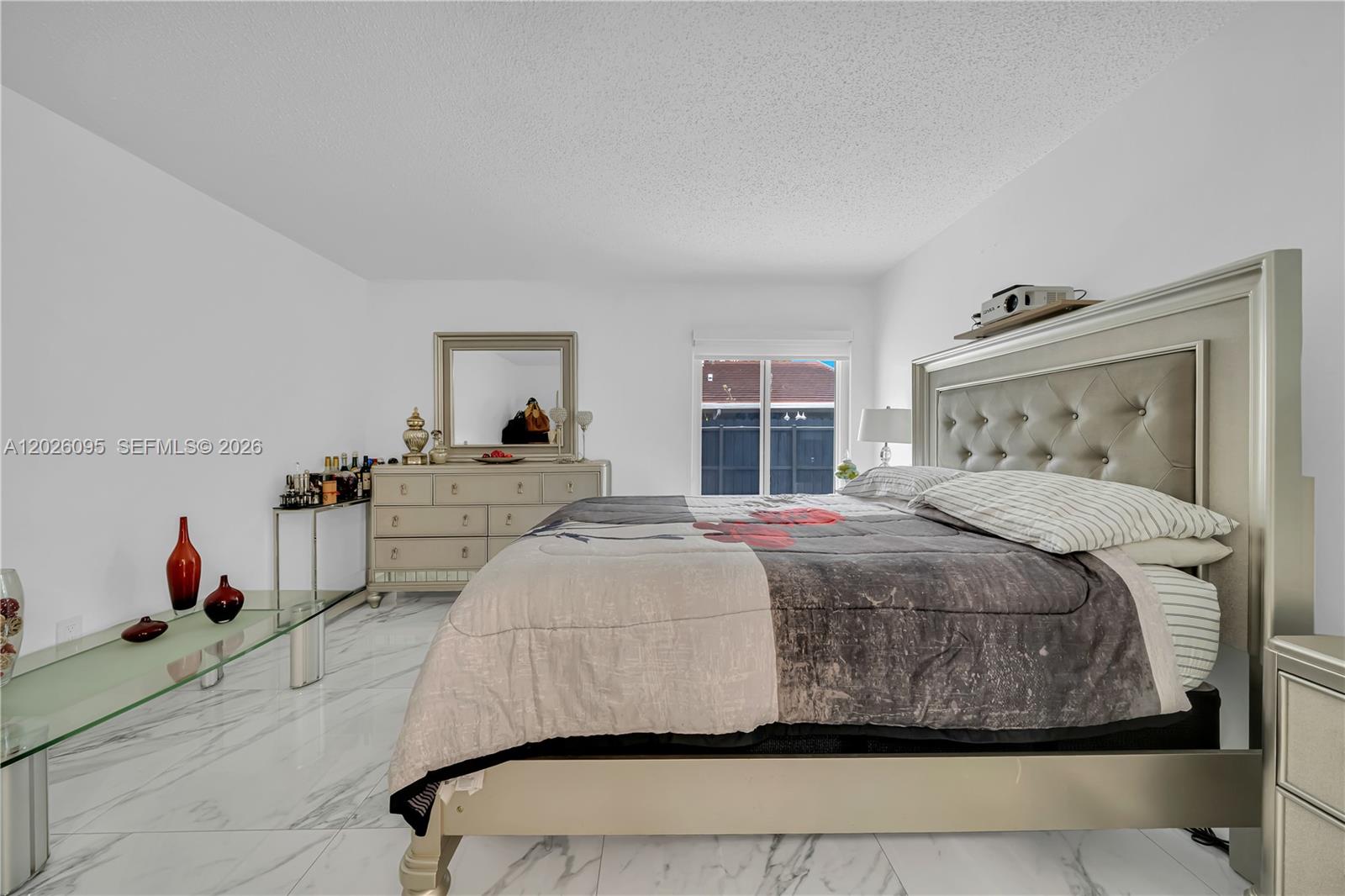 GROVES VILLAS - Residential