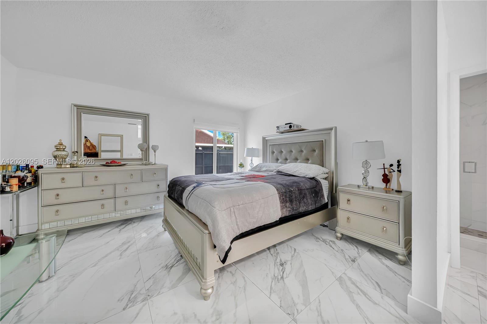 GROVES VILLAS - Residential