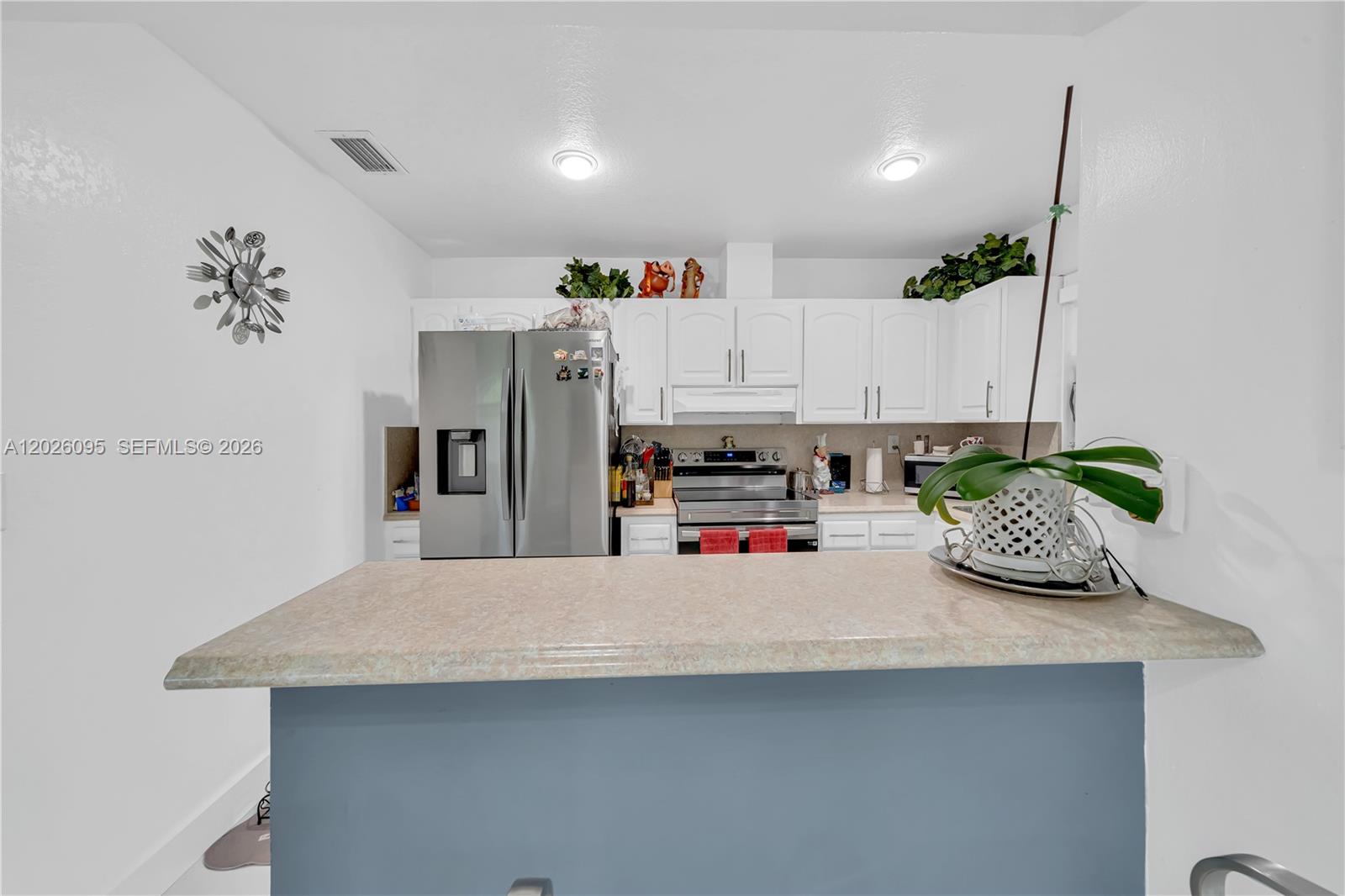 GROVES VILLAS - Residential