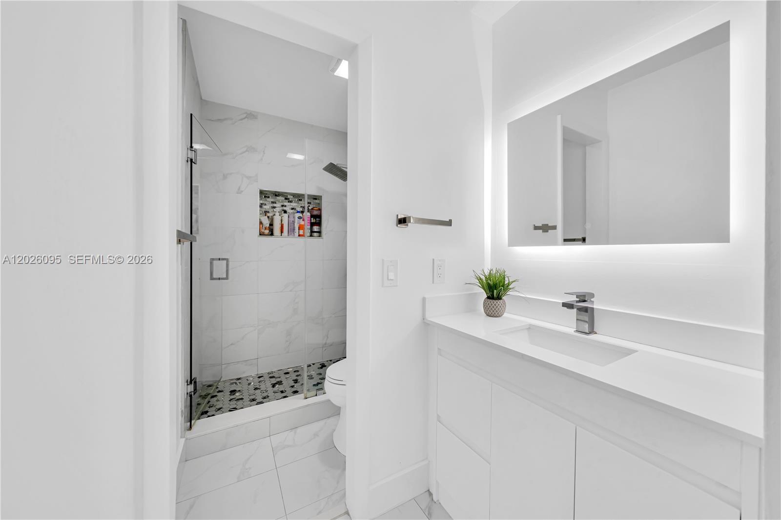 GROVES VILLAS - Residential
