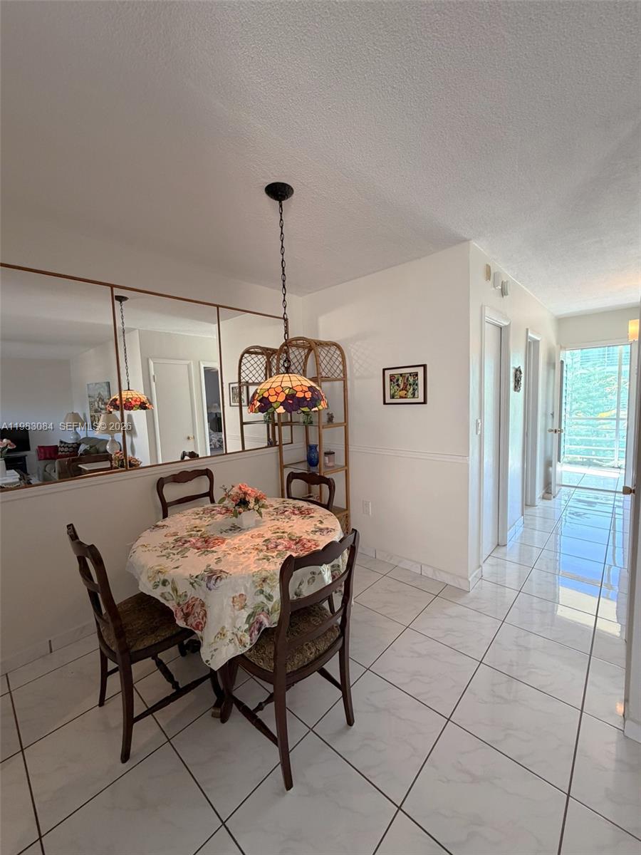 17000 NE 14th Ave 206