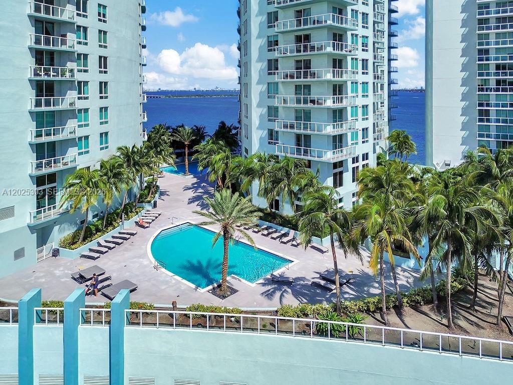 QUANTUM ON THE BAY CONDO - Residential
