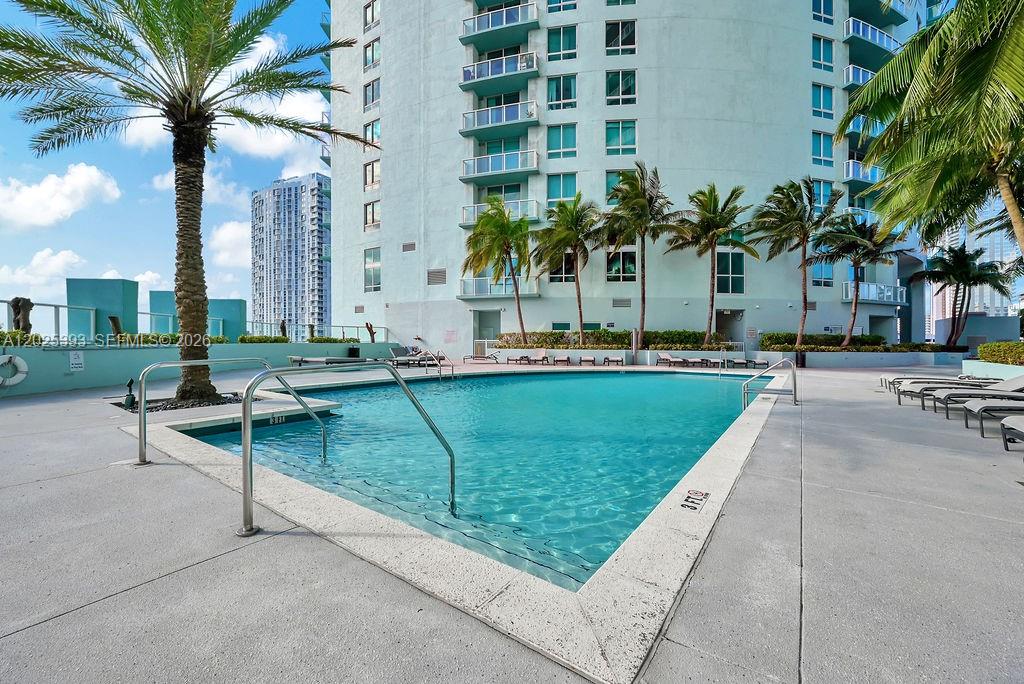 QUANTUM ON THE BAY CONDO - Residential
