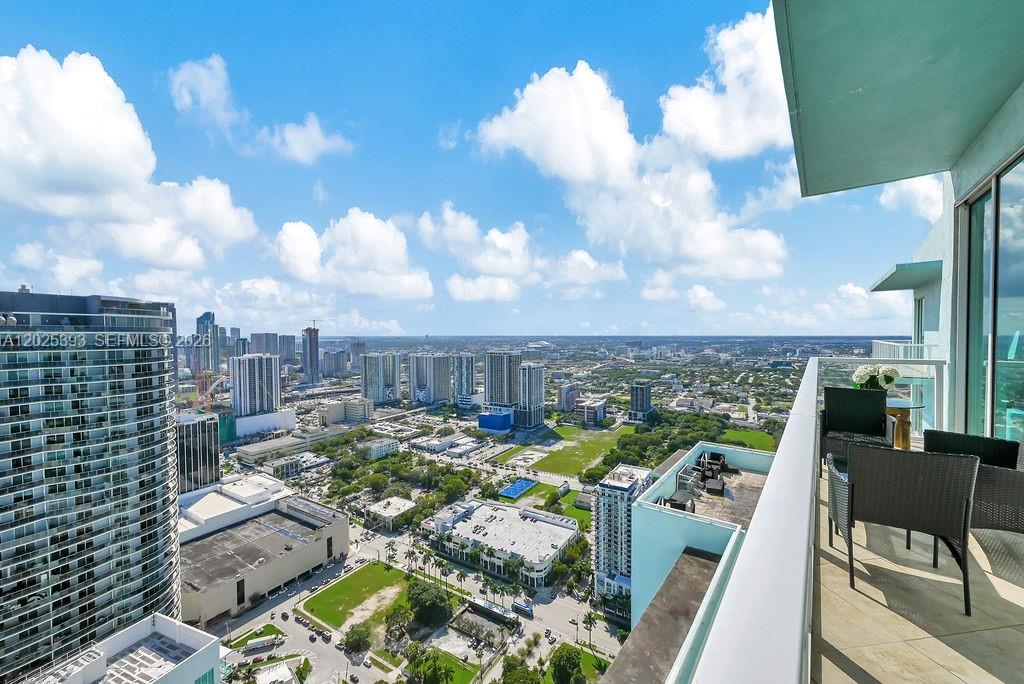 QUANTUM ON THE BAY CONDO - Residential