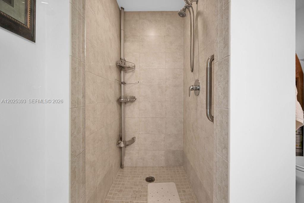 QUANTUM ON THE BAY CONDO - Residential