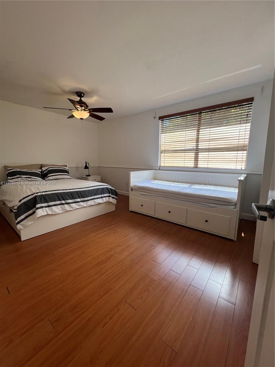 LAKES MEADOW VILG HOMES C - Residential